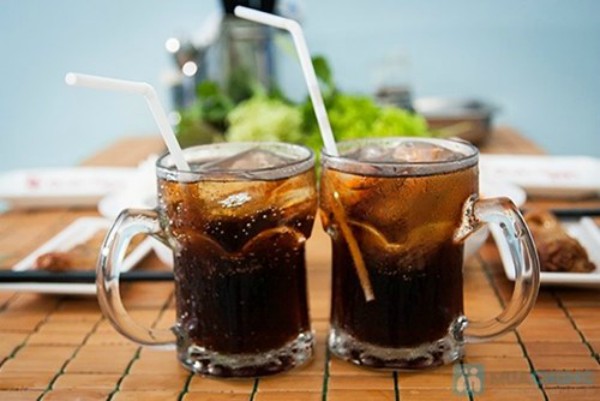 Thức uống chứa cacbonate như coca và nước ngọt sẽ tăng đào thải canxi 